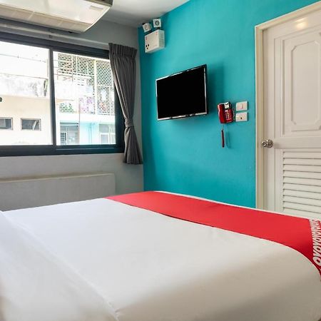 Oyo 501 At Night Hostel Phuket Extérieur photo